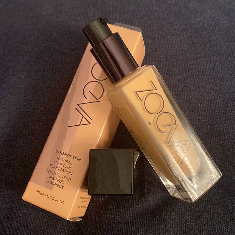Zoeva Authentik Skin Natural Luminous Foundation